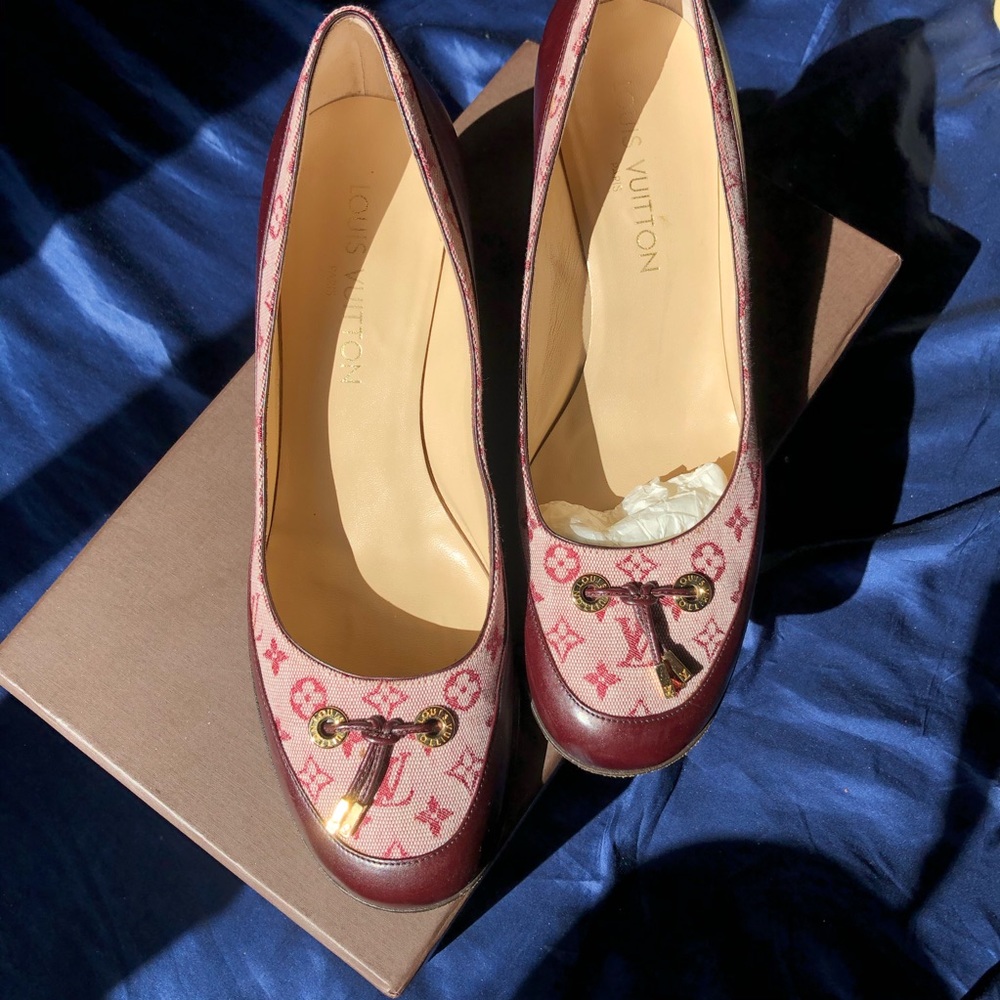 Vintage Louis Vuitton Kitten Heels - Picture 2 of 6